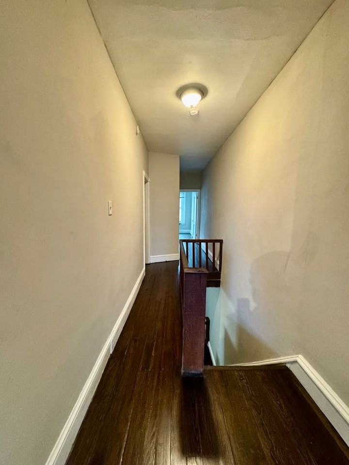 925 E Westmoreland St - Photo 3 of 16