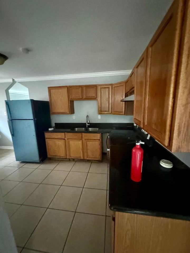 4022 Prentiss Ave - Photo 3 of 6