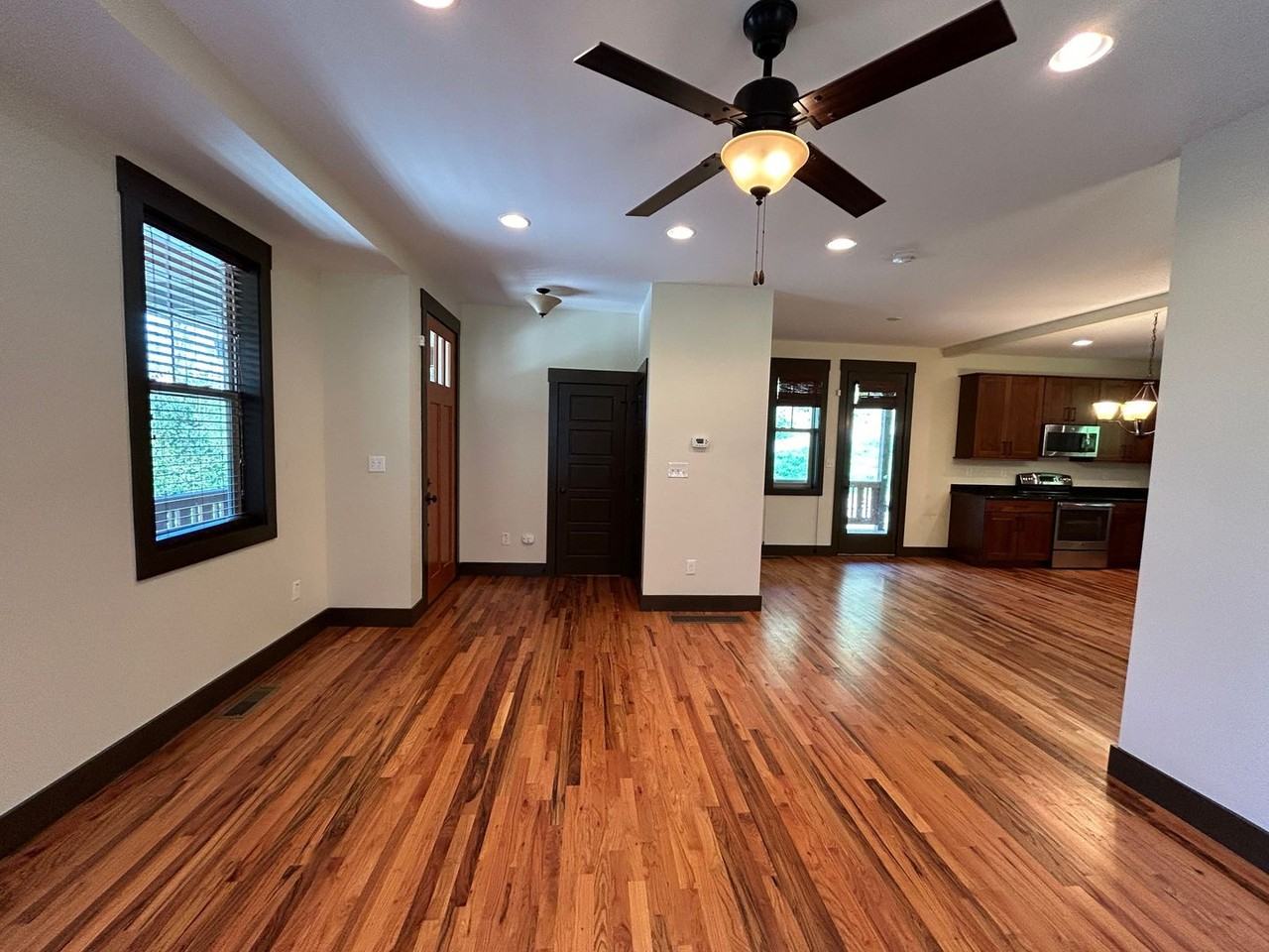 25 Shady Park Ln - Photo 3 of 41