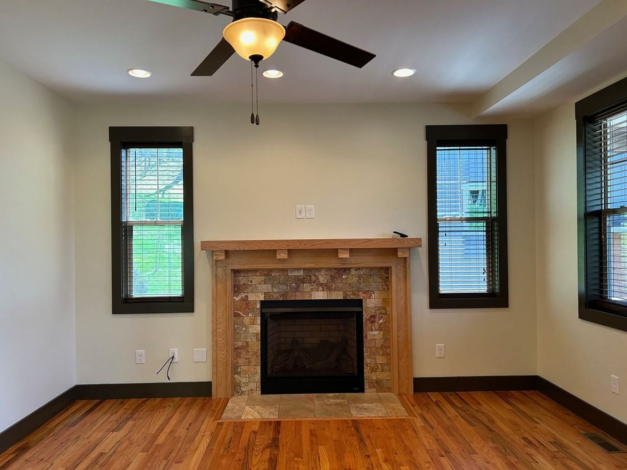 25 Shady Park Ln - Photo 5 of 41