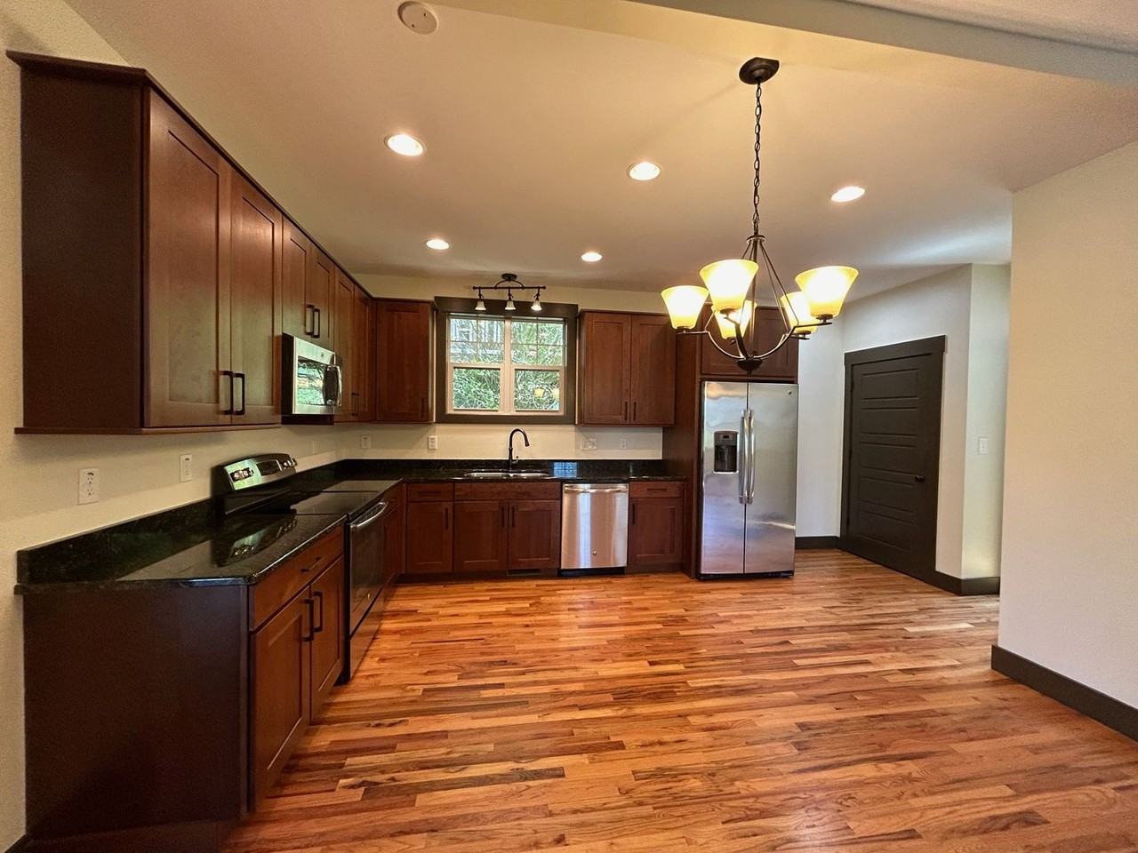 25 Shady Park Ln - Photo 6 of 41