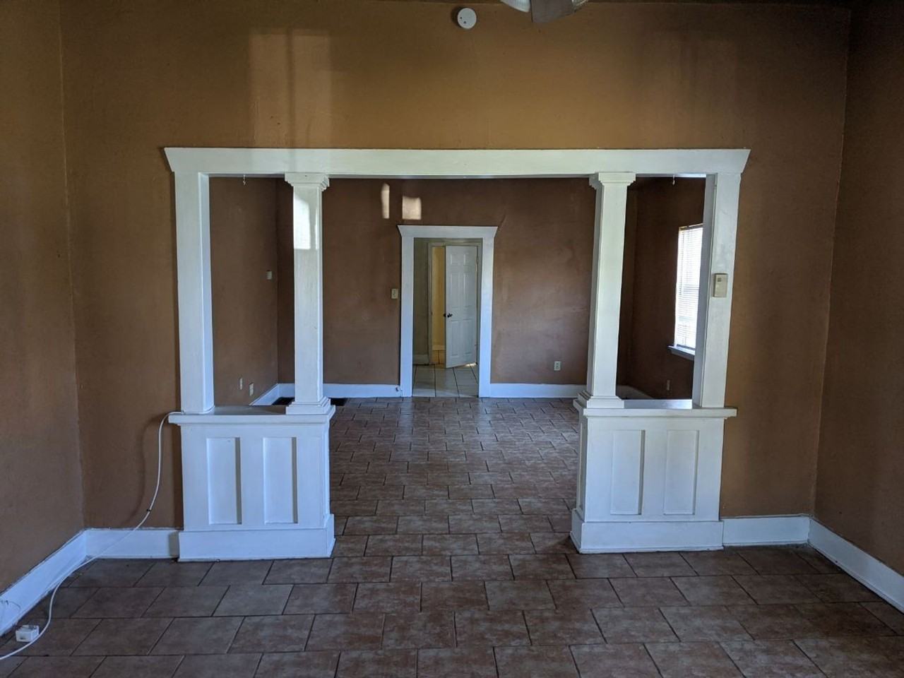 805 4th Court West - Photo 6 of 9