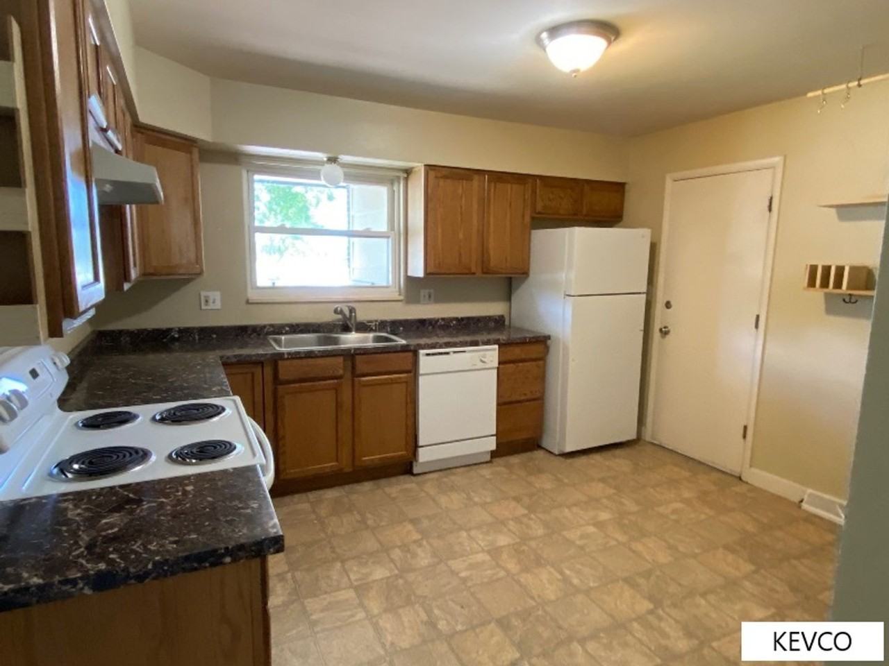 521 W Drake Rd - Photo 3 of 13