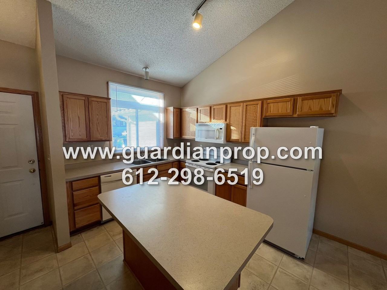 3431 Century Dr - Photo 3 of 14