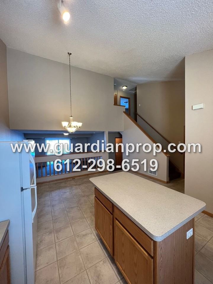 3431 Century Dr - Photo 6 of 14