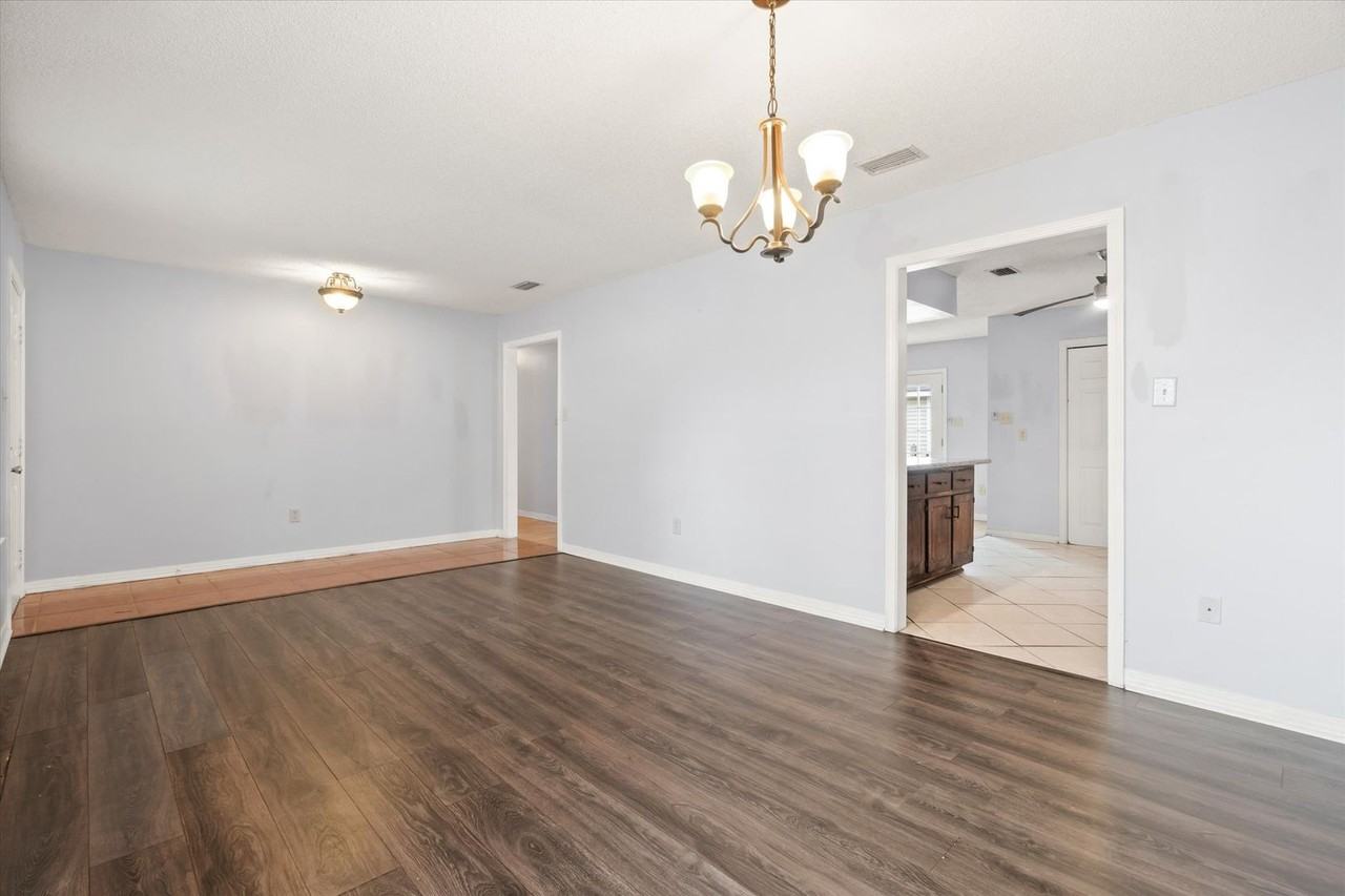 3712 Outley Dr - Photo 2 of 20