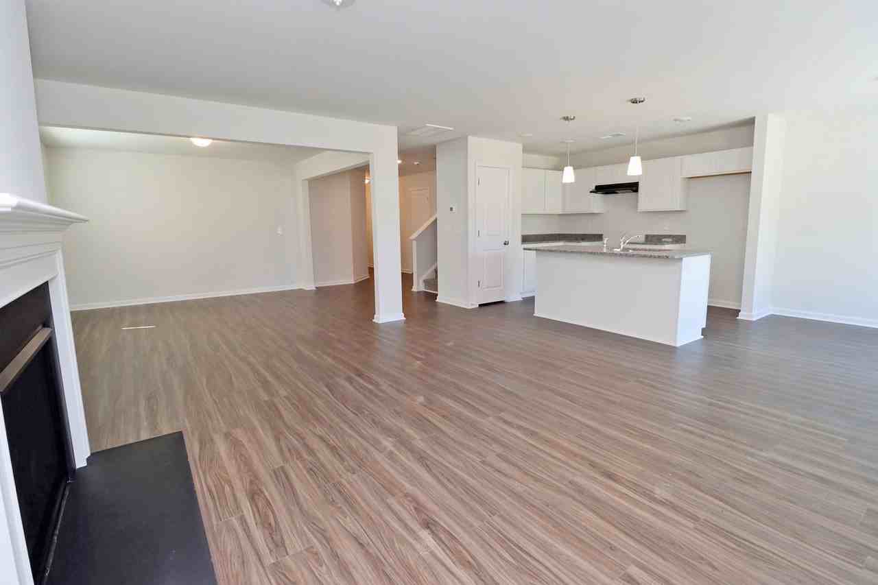 929 Wolfsburg Rd - Photo 5 of 16