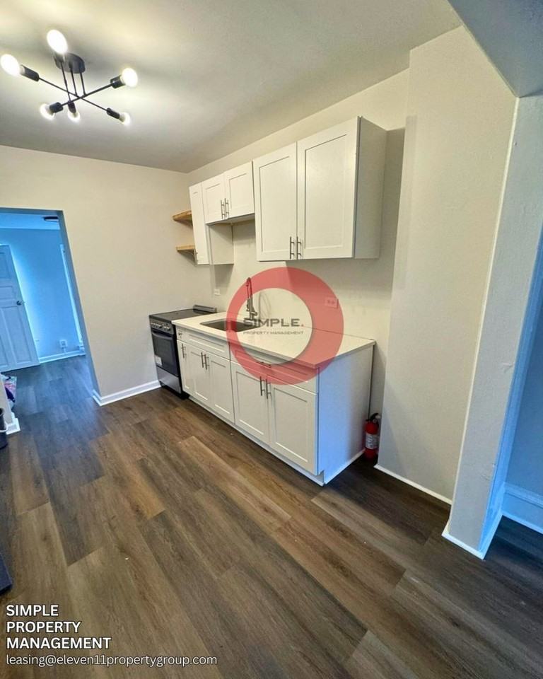 820 Deharts Ct - Photo 2 of 21