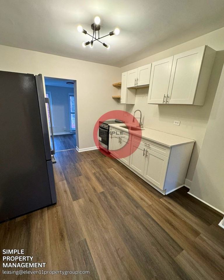 820 Deharts Ct - Photo 3 of 21
