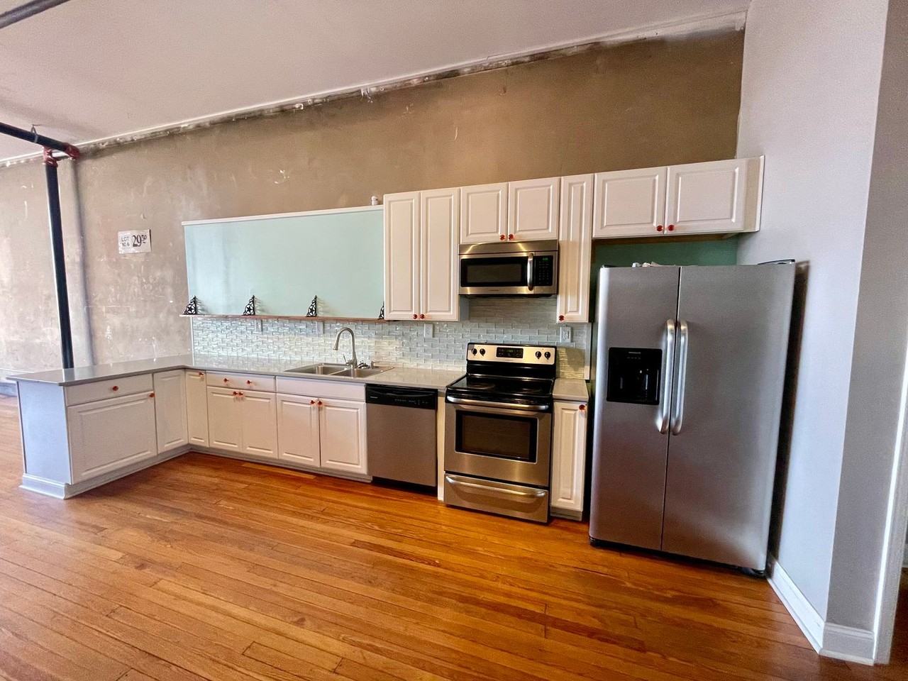 1019 Main St #B - Photo 4 of 13