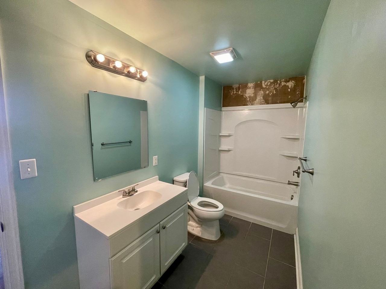 1019 Main St #B - Photo 7 of 13