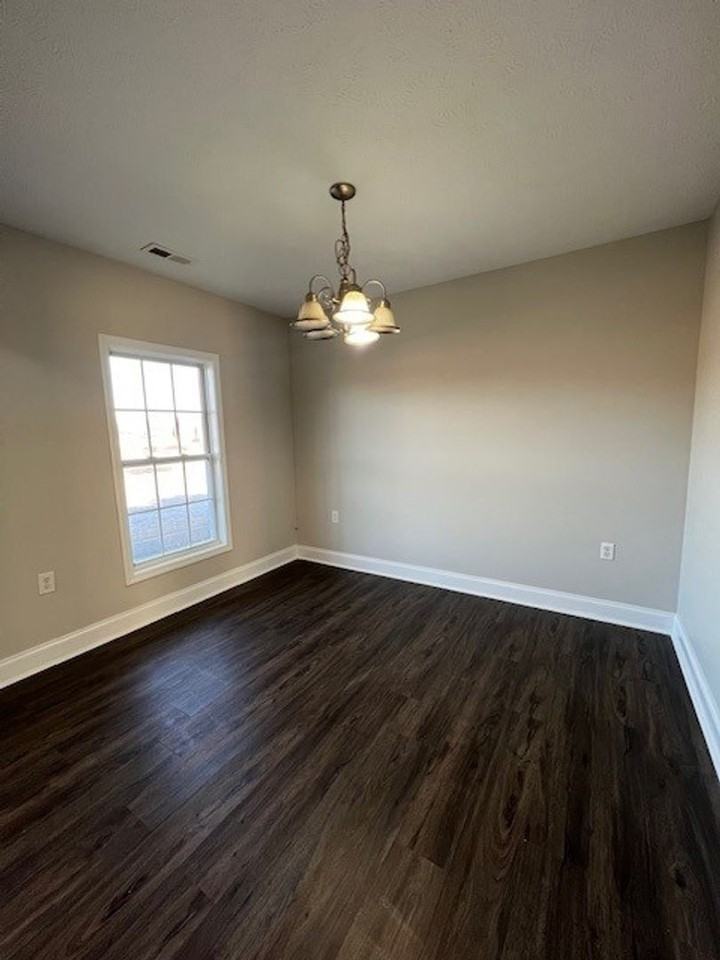 104 Norris Ct - Photo 3 of 18