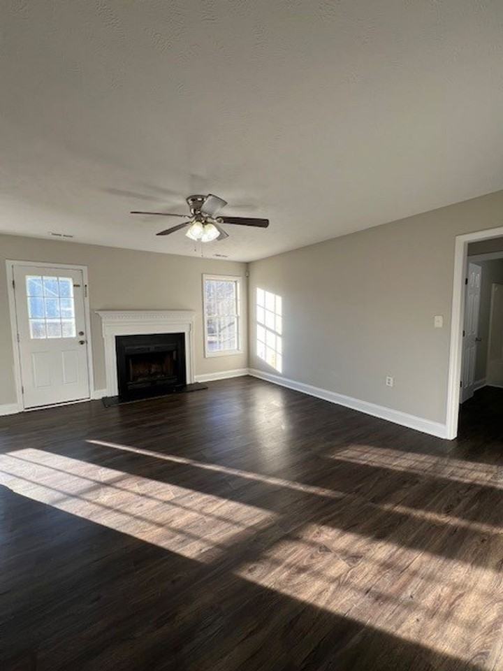 104 Norris Ct - Photo 4 of 18