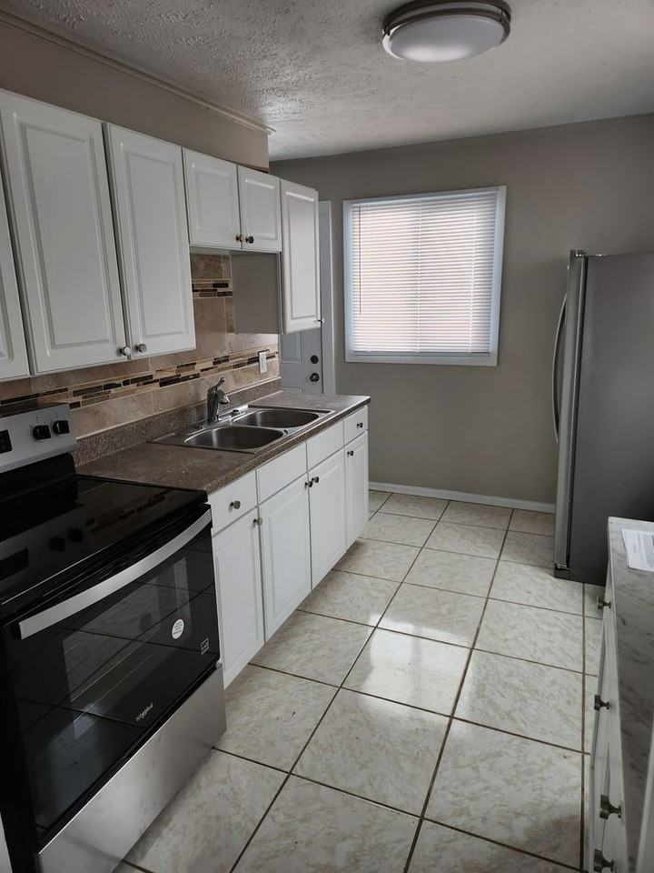 6650 Decatur St - Photo 3 of 9