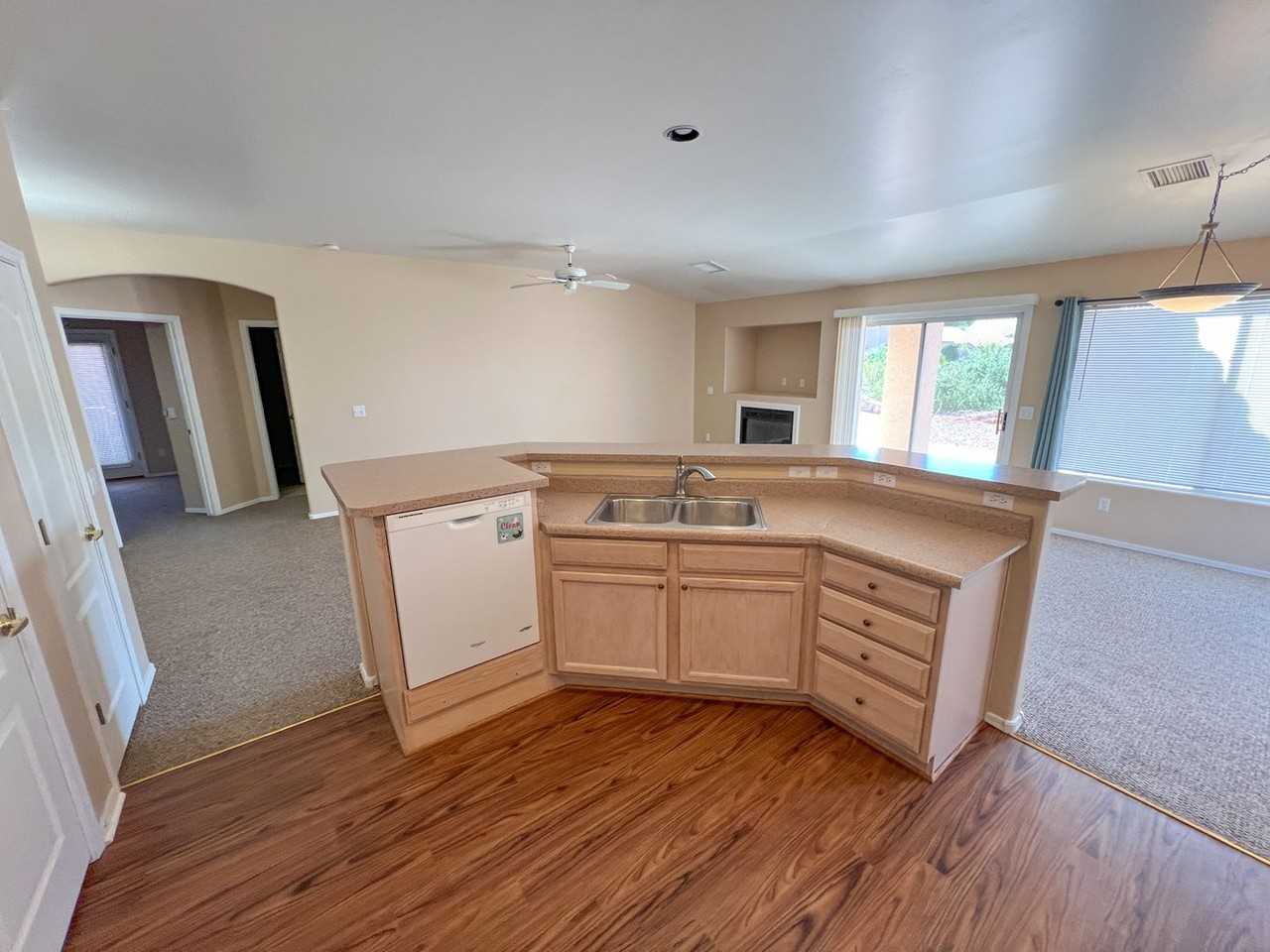 785 S Rising View Ct - Photo 3 of 16