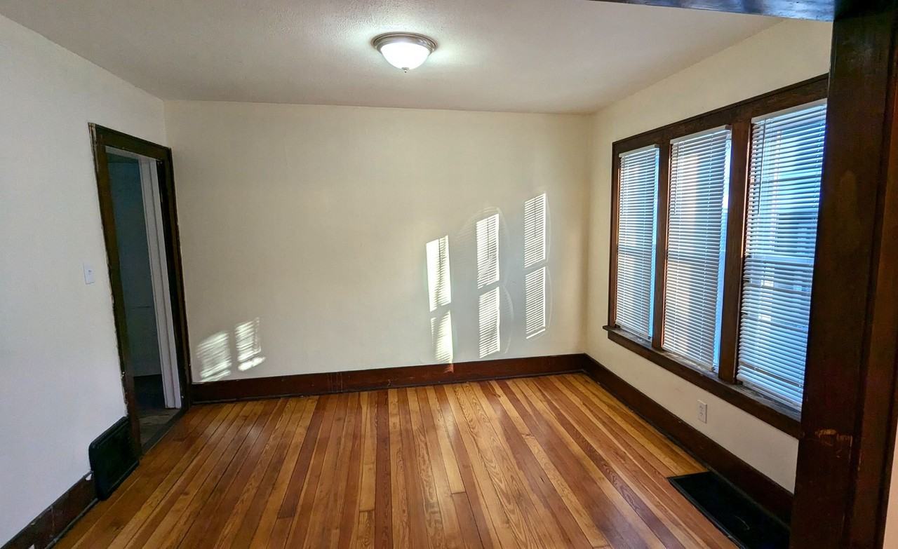 3010 Highland St - Photo 3 of 12