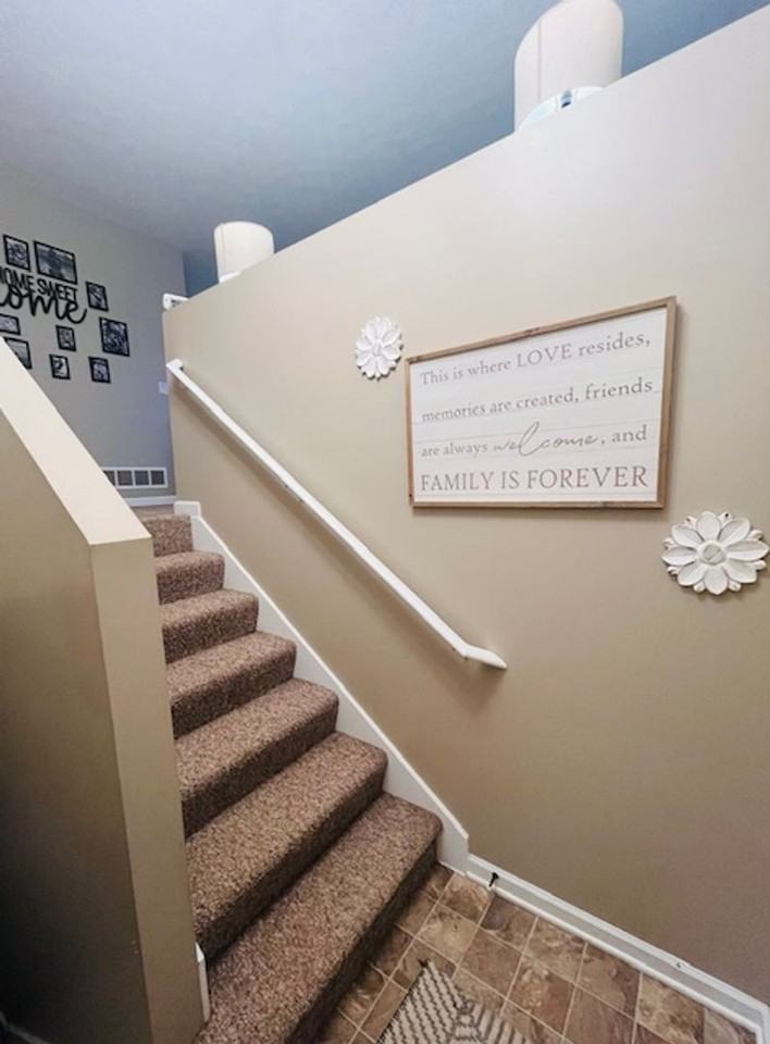 109 Cove Run Rd - Photo 2 of 22