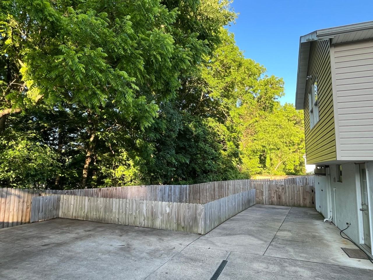 108 Republic Ave - Photo 3 of 20