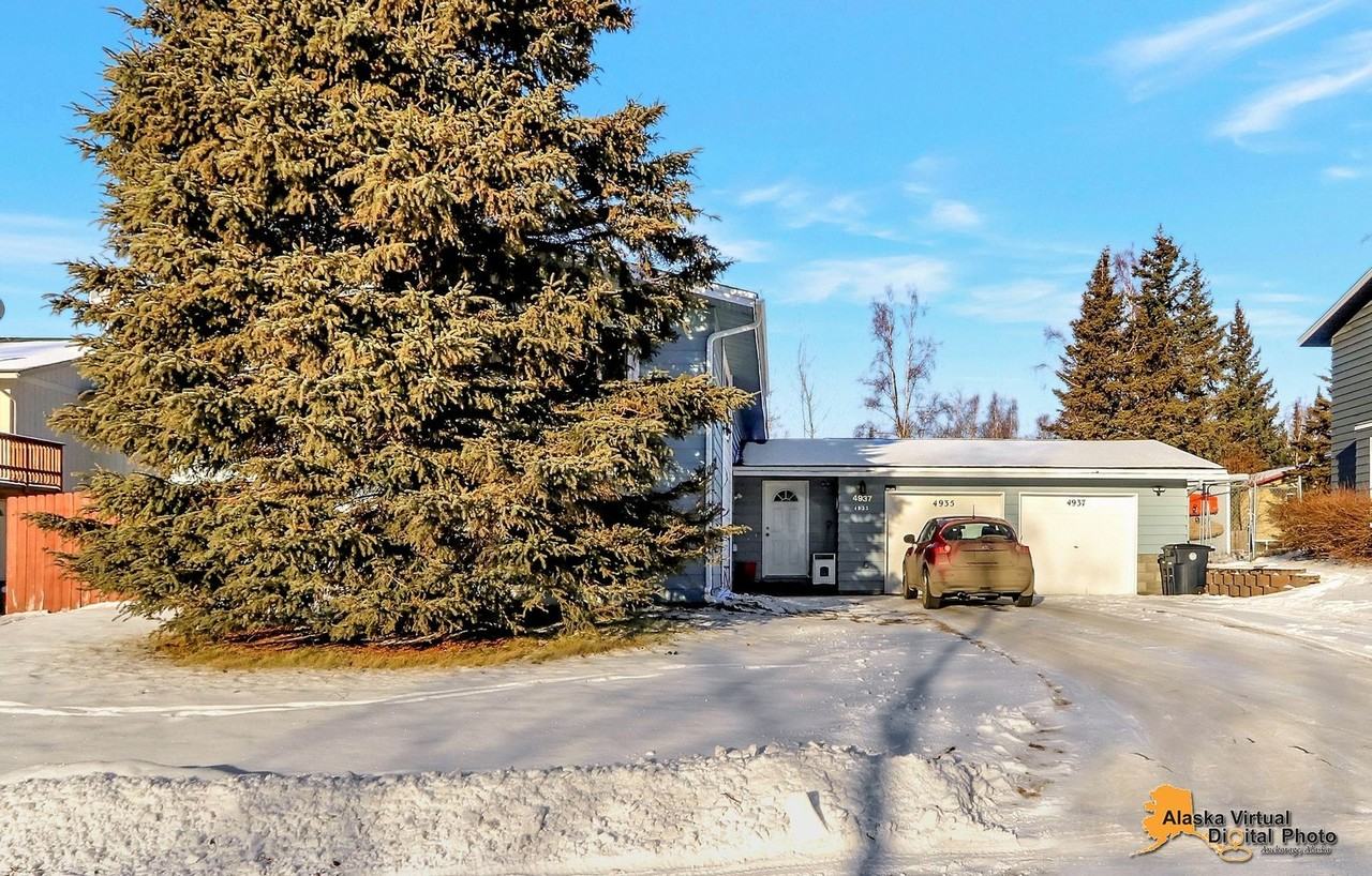 4937 Rollins Dr - Photo 3 of 27