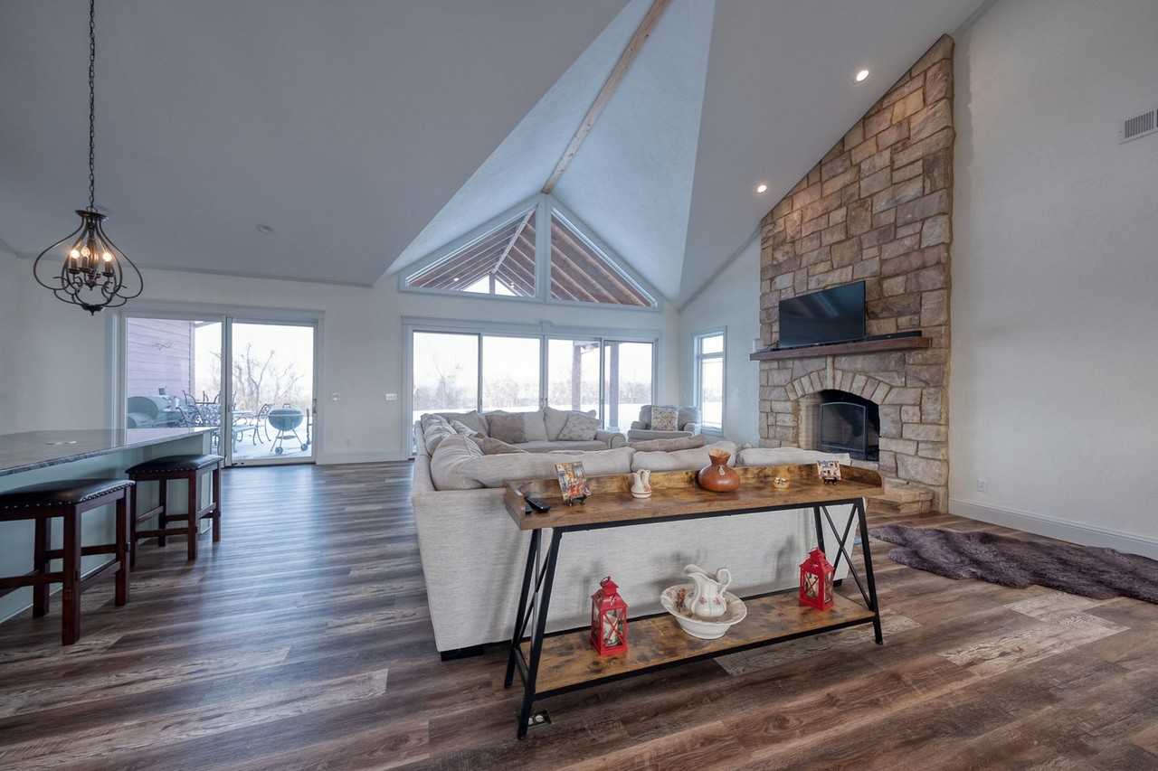 1061 Elicker Rd - Photo 2 of 19