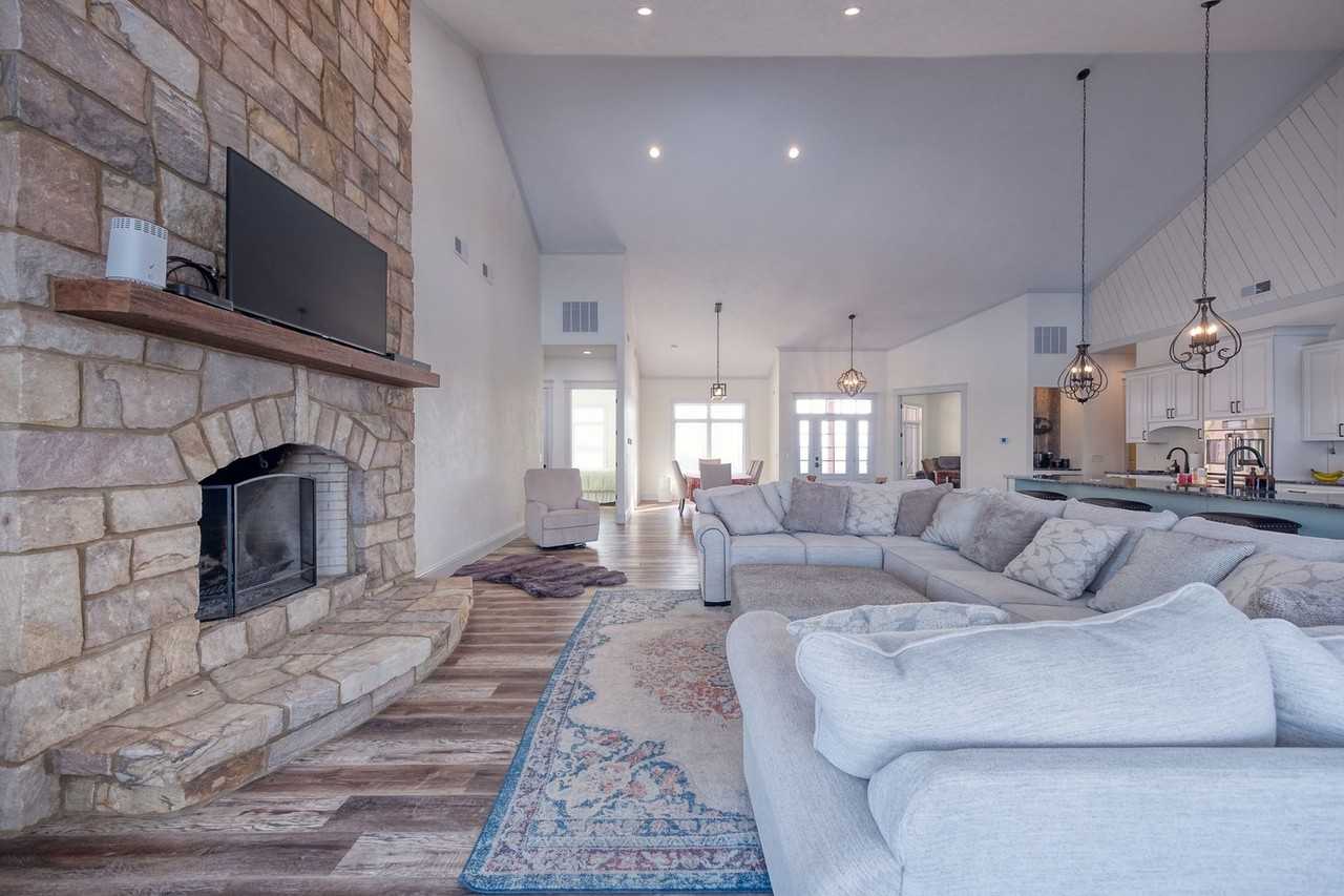 1061 Elicker Rd - Photo 3 of 19