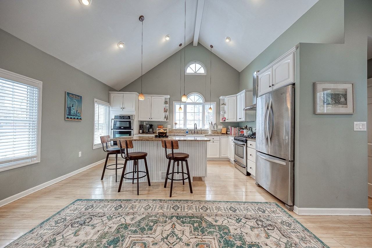 1106 Virginia Ave - Photo 2 of 18