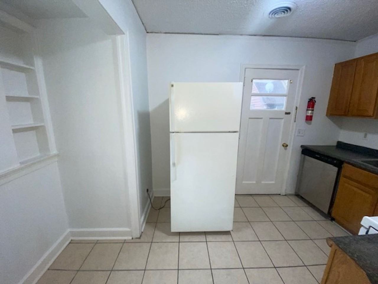 823 S Kilbourne Rd - Photo 7 of 18
