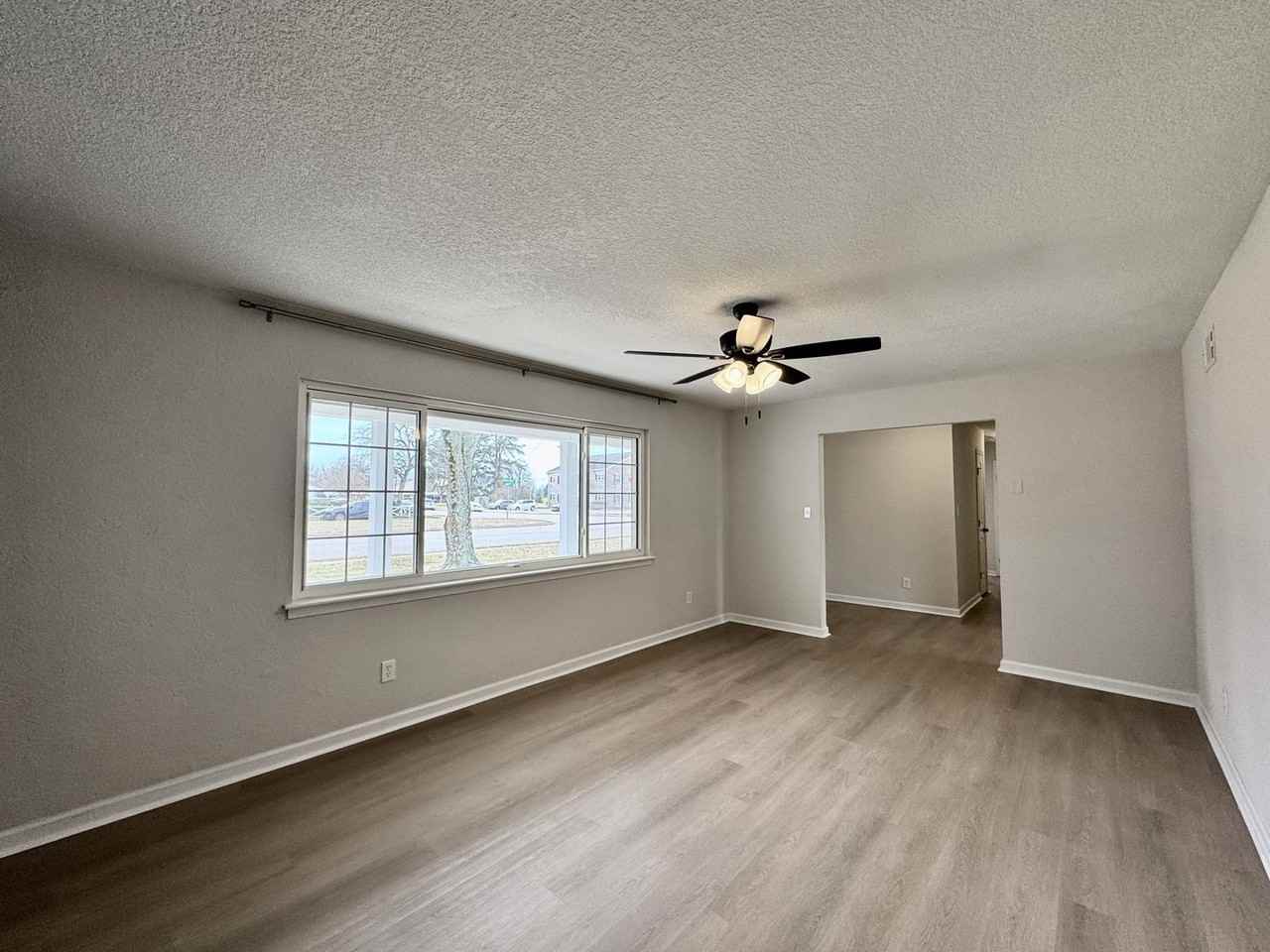 4512 Whitechapel Ct - Photo 6 of 39