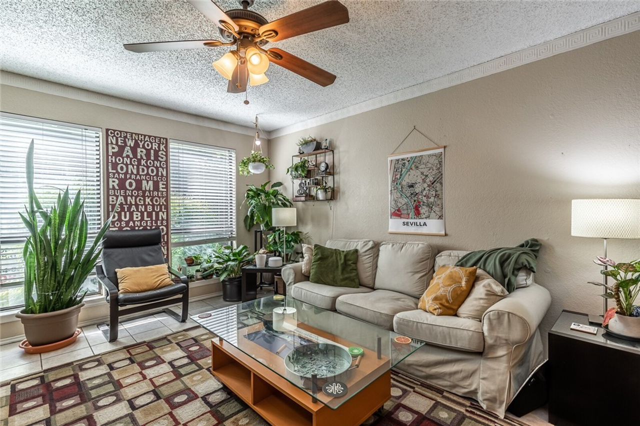 1371 S 11th St - Photo 6 of 24