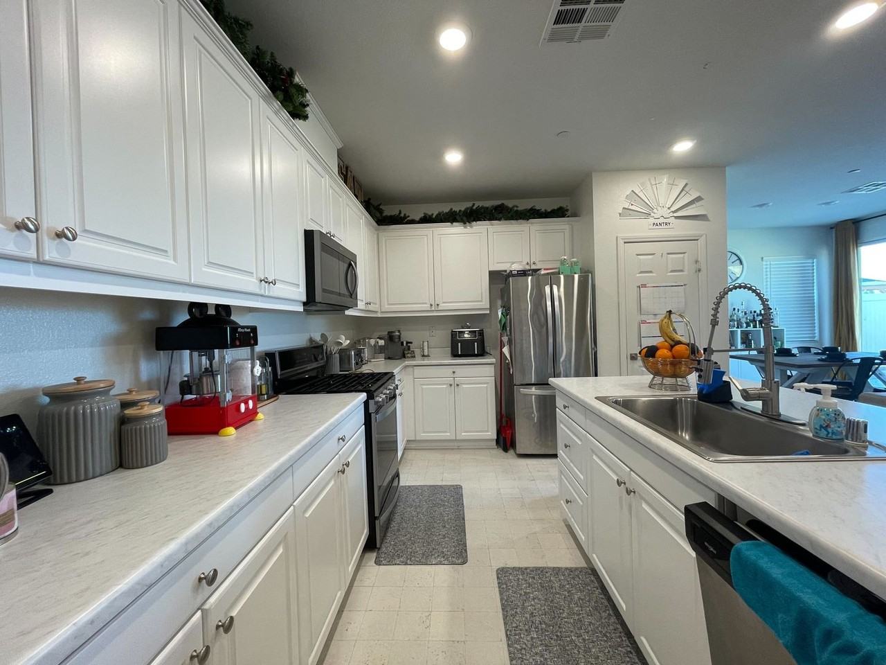 2408 Tulip Dr - Photo 3 of 10