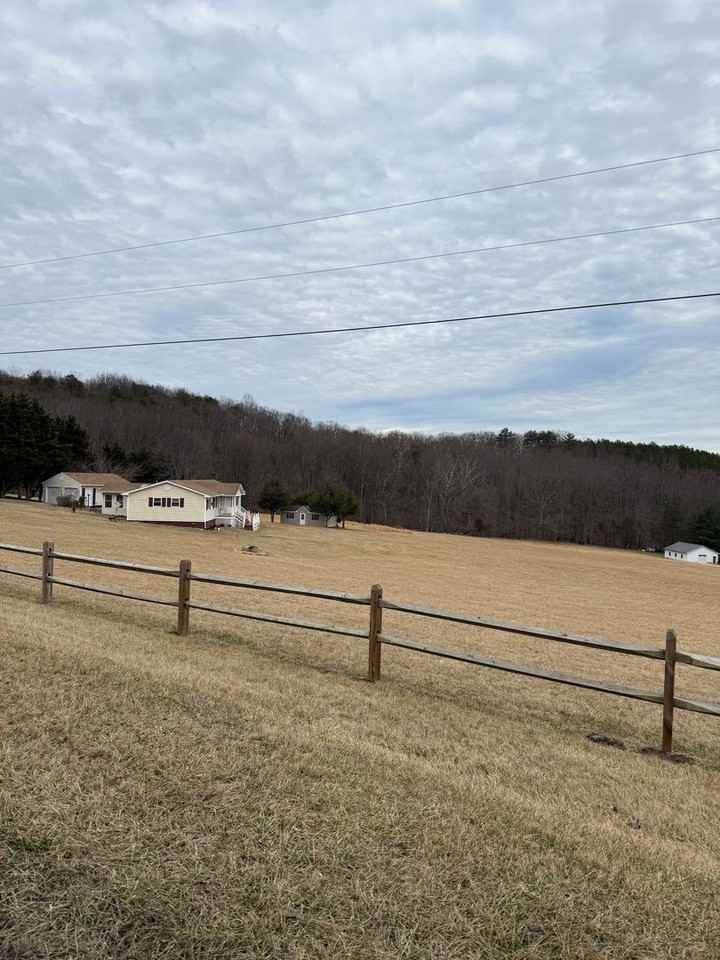 1152 Hayslette Rd - Photo 2 of 25