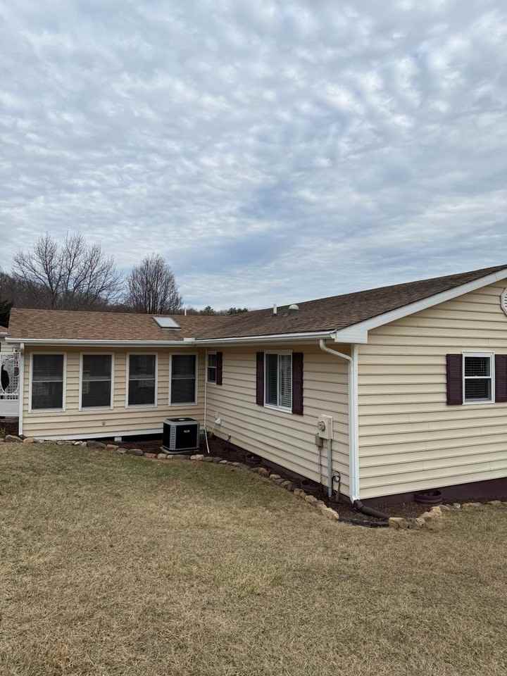 1152 Hayslette Rd - Photo 3 of 25