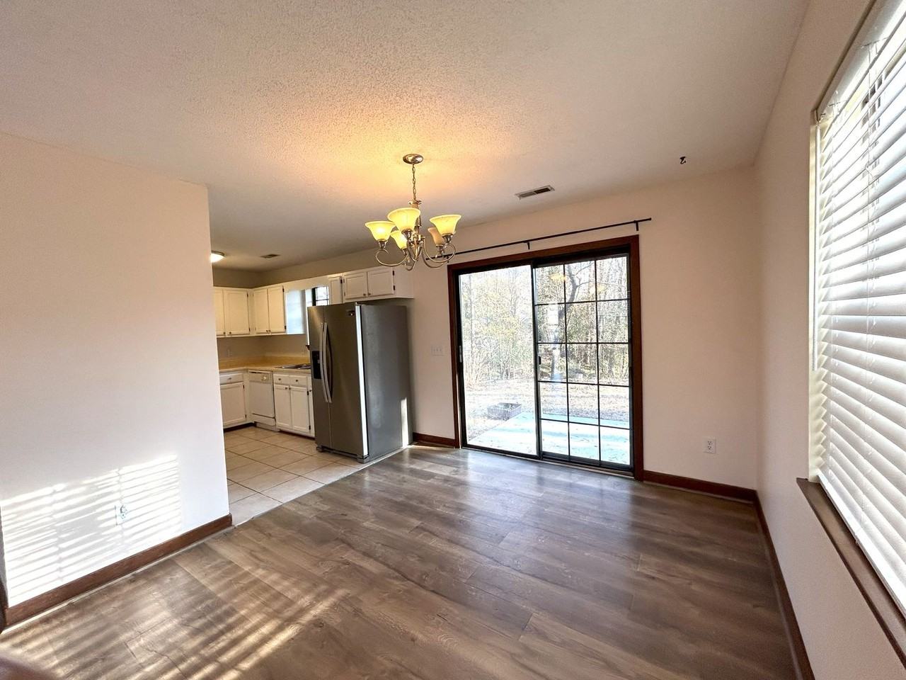 137 Woodberry Ct - Photo 5 of 21