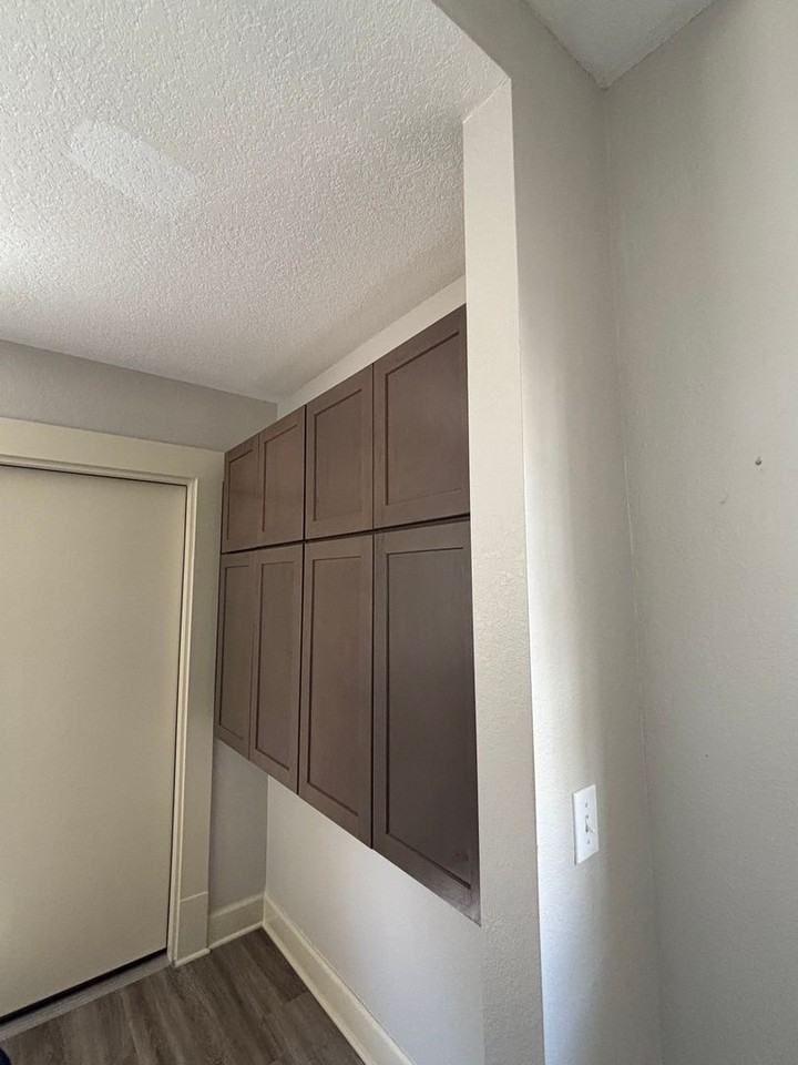 310 S Clake St - Photo 3 of 10