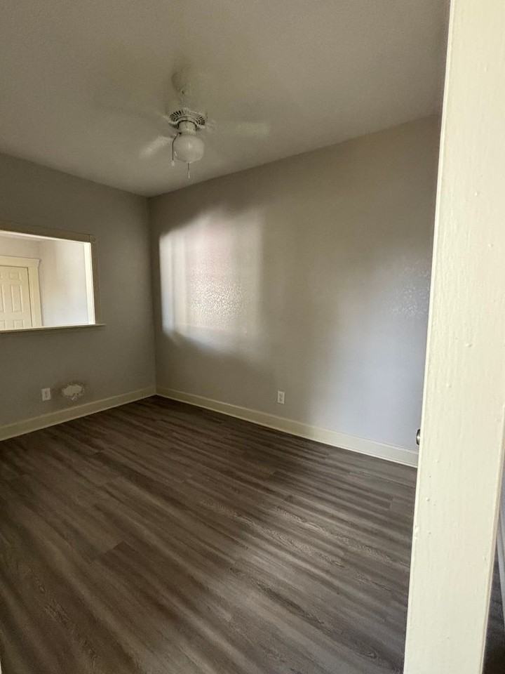 310 S Clake St - Photo 4 of 10