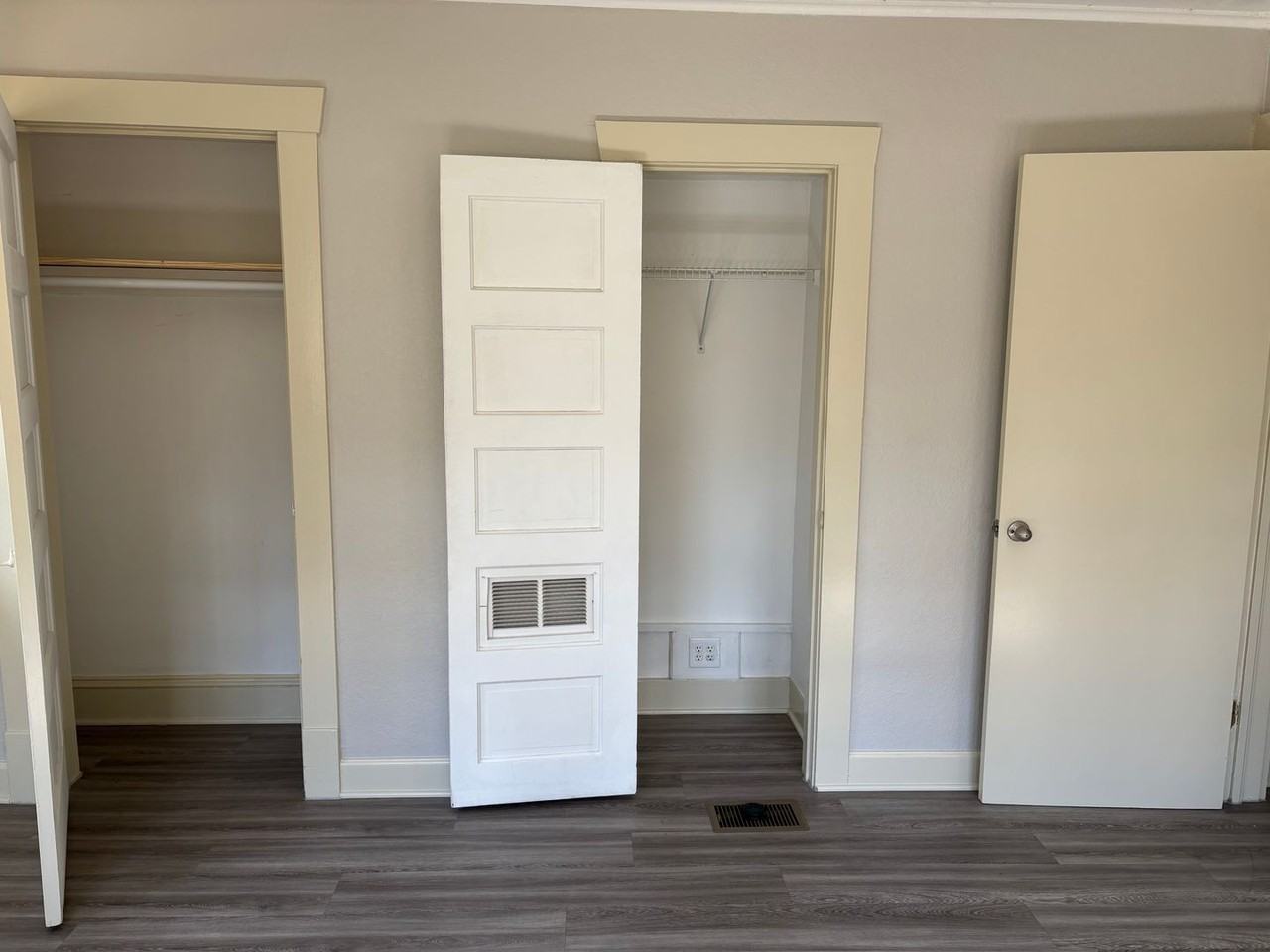 310 S Clake St - Photo 7 of 10