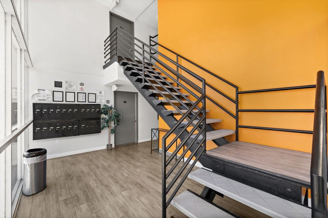 1275 Federal Ave - Photo 2 of 21