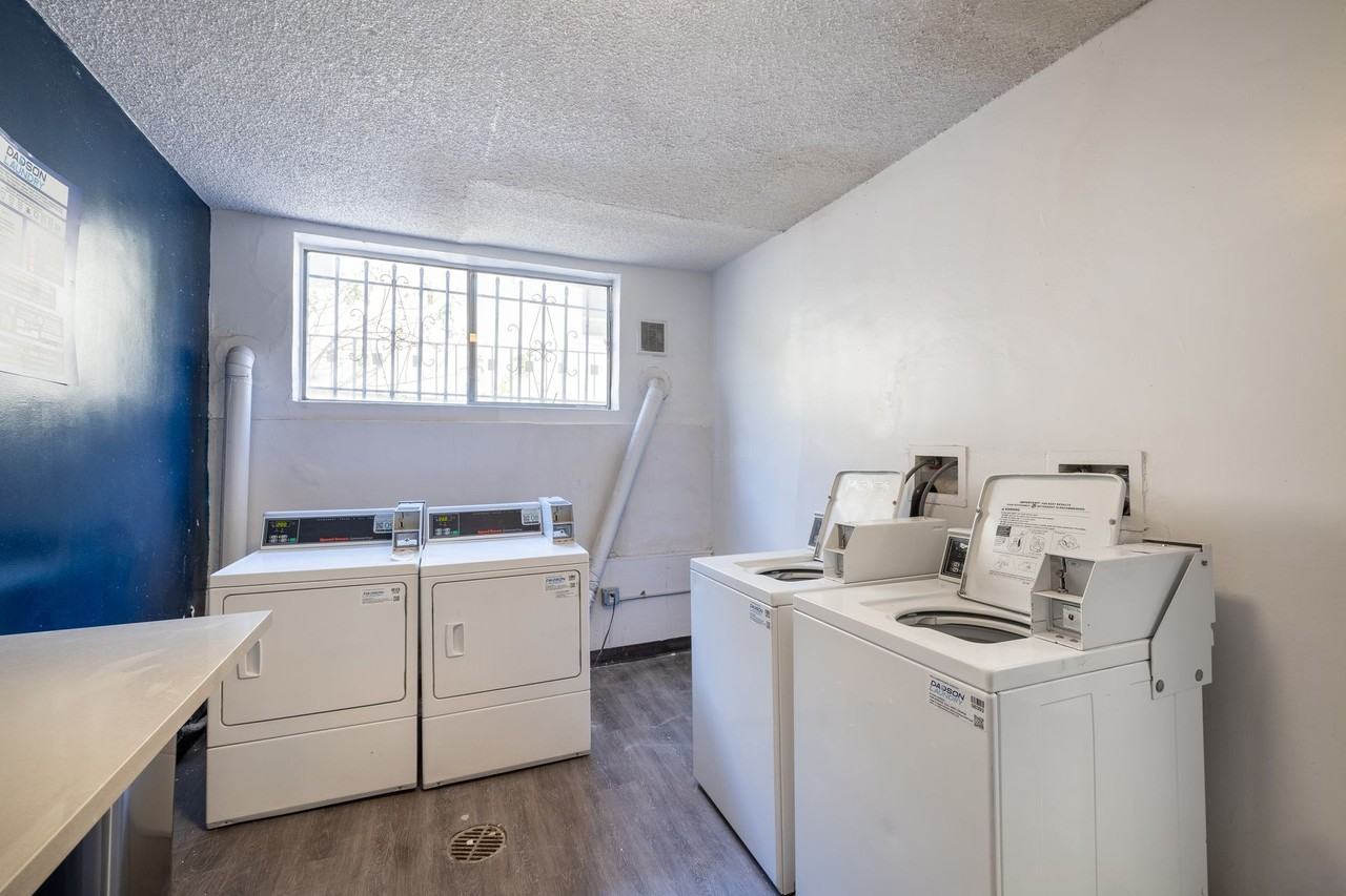 1275 Federal Ave - Photo 3 of 21