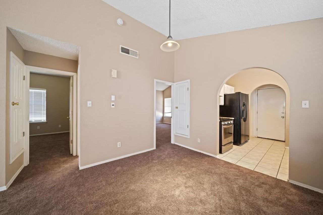 12417 Bob Heasley Dr - Photo 3 of 10