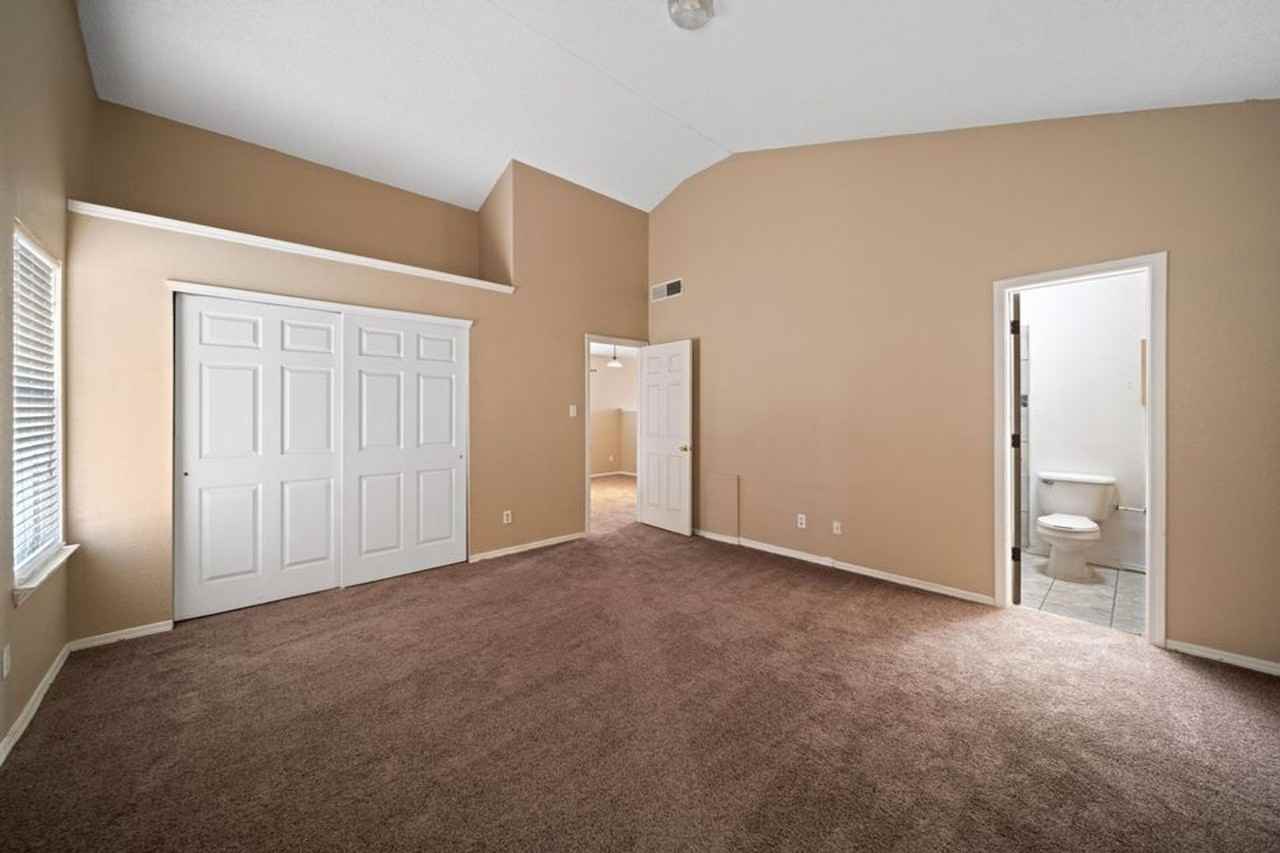 12417 Bob Heasley Dr - Photo 5 of 10