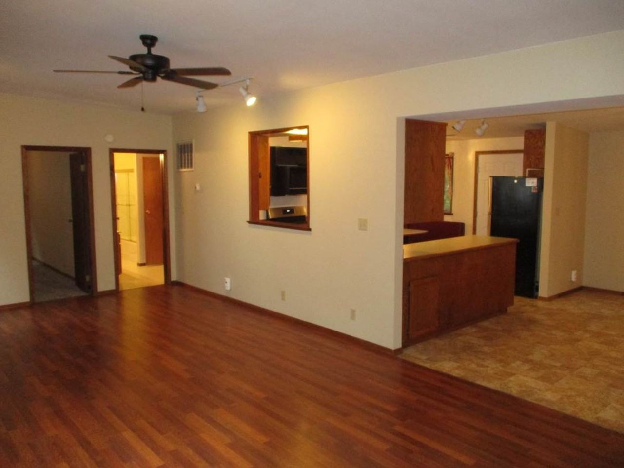 7507 Skansie Ave #B - Photo 3 of 18