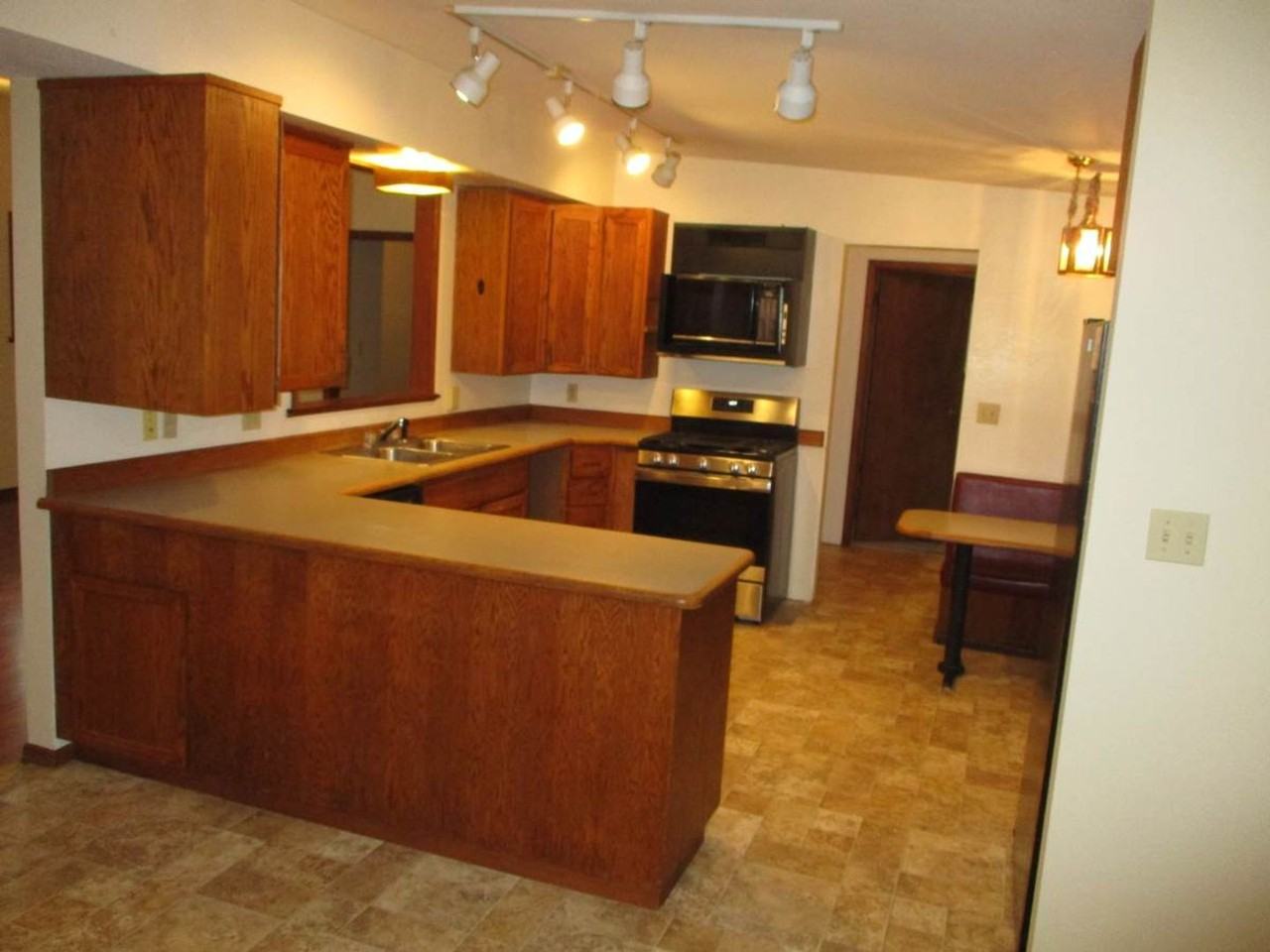 7507 Skansie Ave #B - Photo 5 of 18