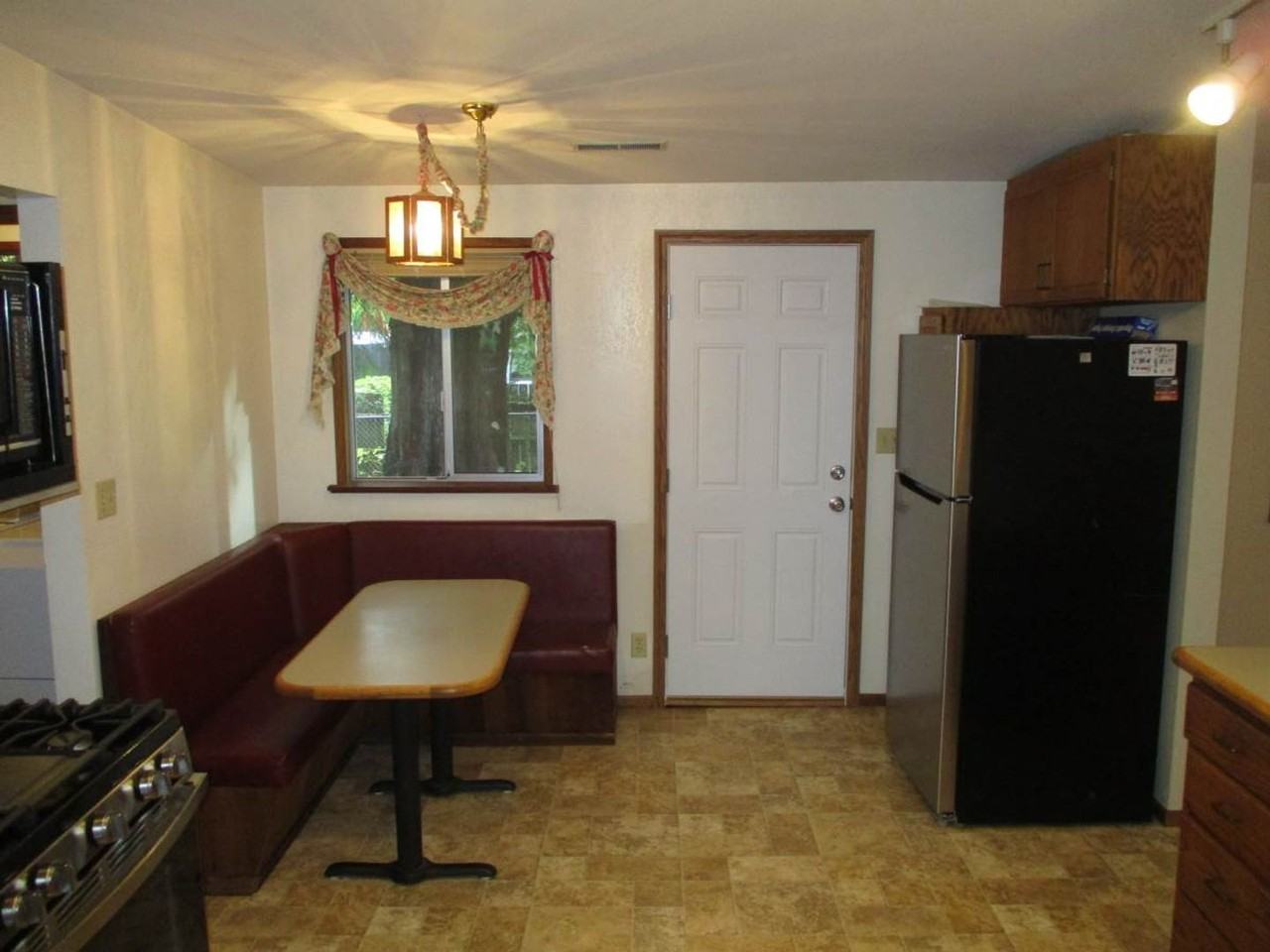 7507 Skansie Ave #B - Photo 7 of 18