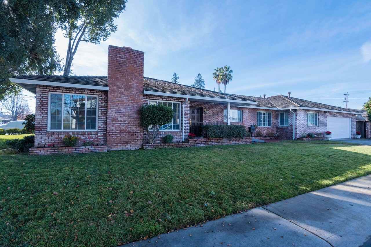 2762 Scott St - Photo 2 of 26