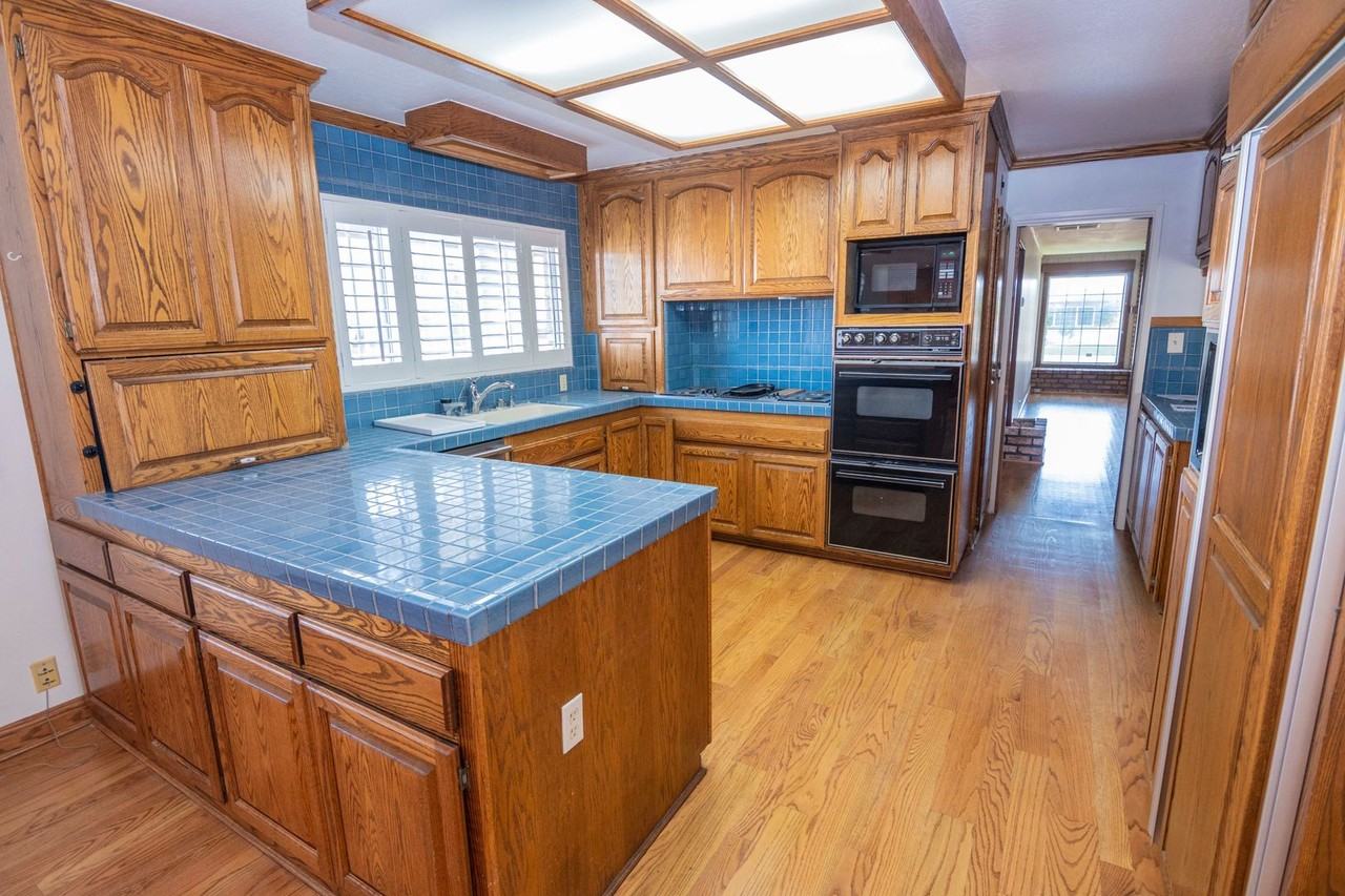 2762 Scott St - Photo 3 of 26