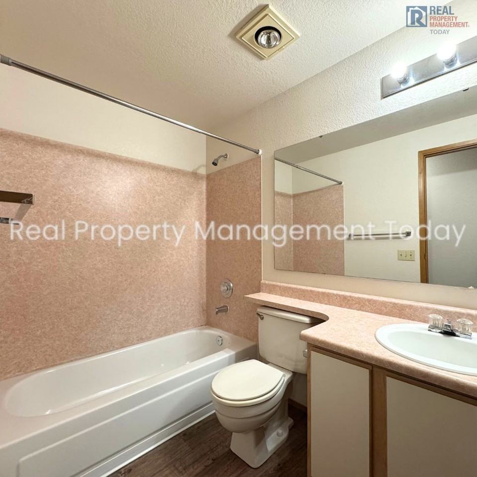 17624 17624 1st Ave S B 303 - Photo 4 of 12
