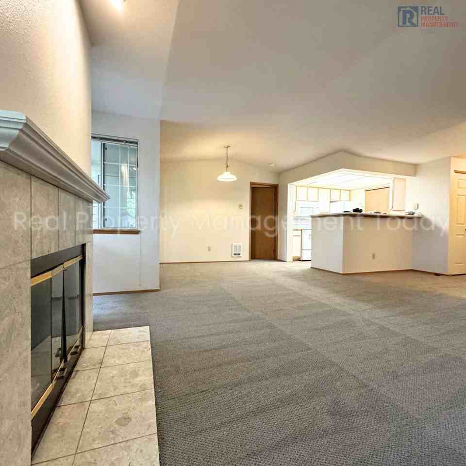 17624 17624 1st Ave S B 303 - Photo 6 of 12