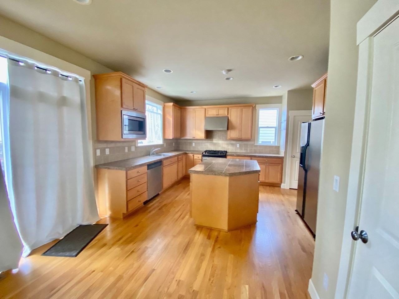 15115 85th Ave Ne - Photo 2 of 18