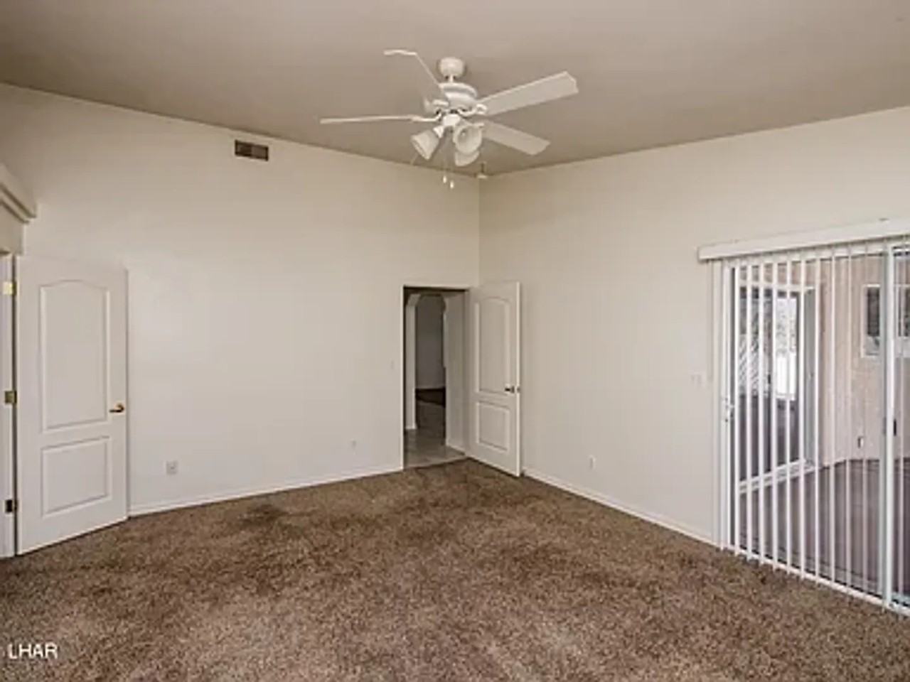 830 Desert View Dr - Photo 7 of 14