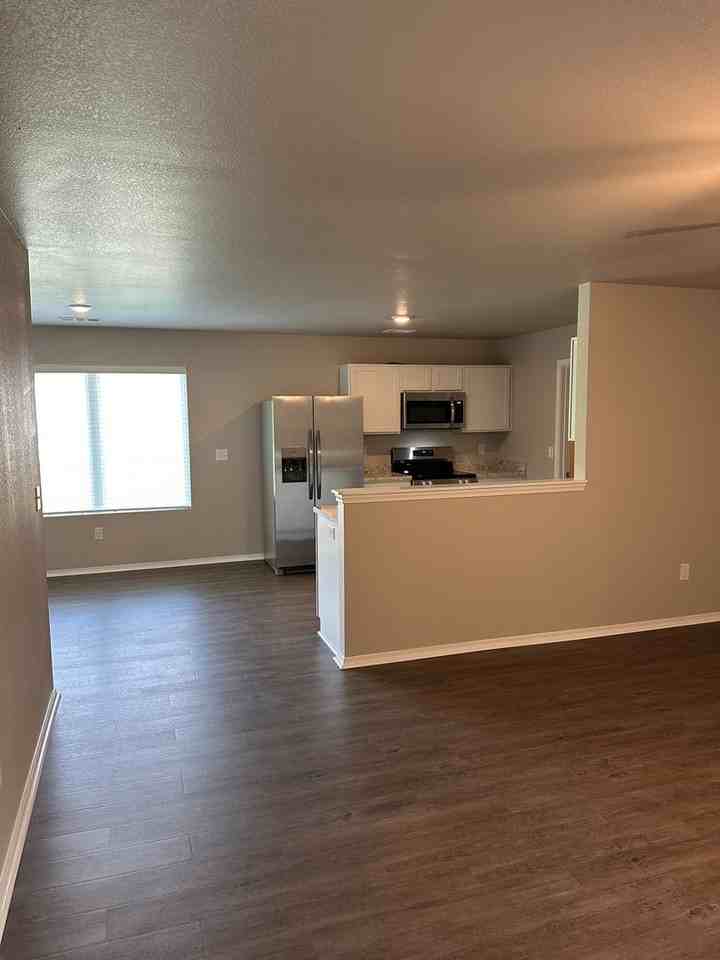 5131 Yukon Dr - Photo 5 of 26